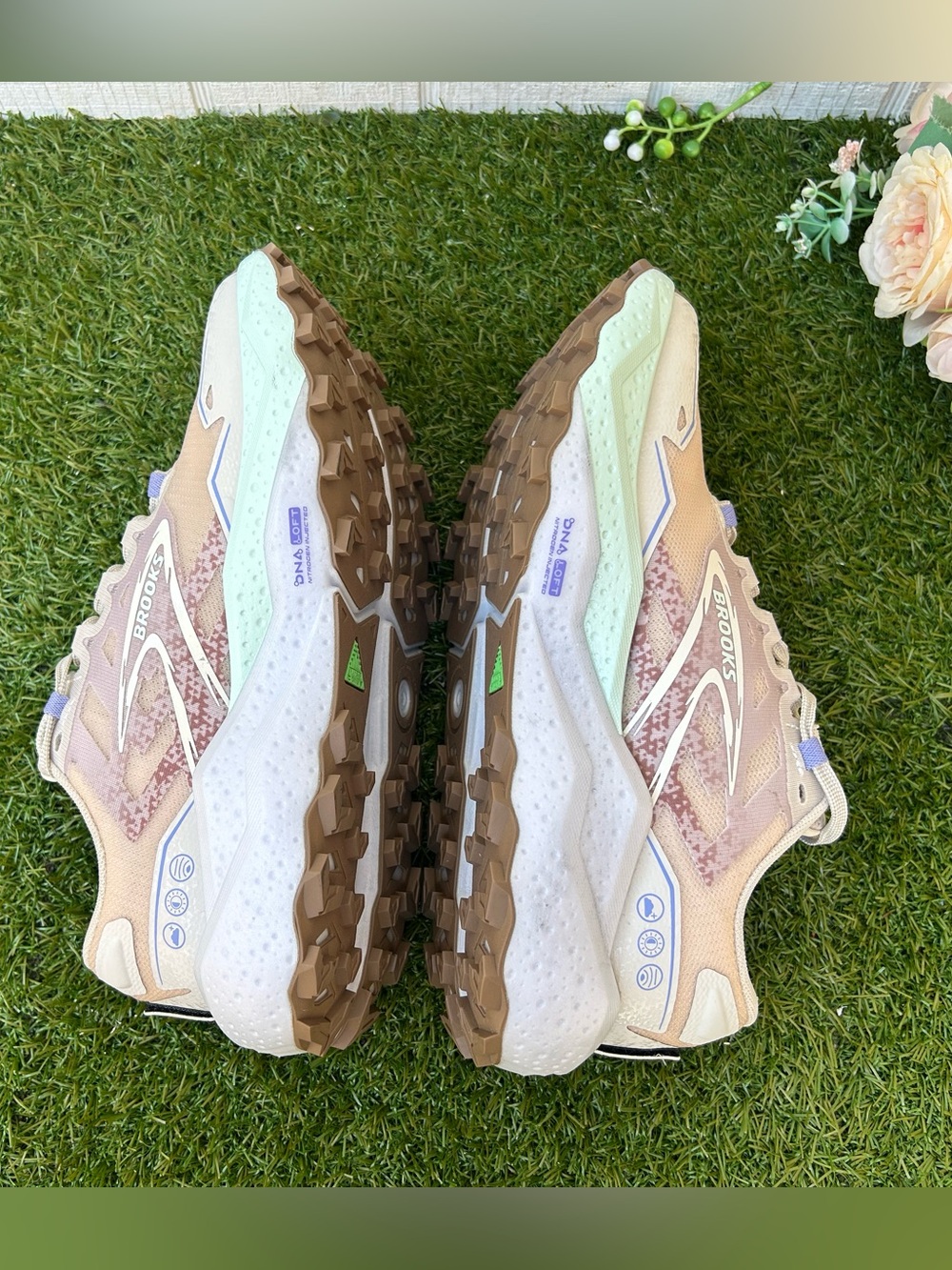 Brooks Caldera 7 Women Trail Shoe Beige Mint Brown COLOR Chateau Grey/White Sz 9 - Picture 13 of 16